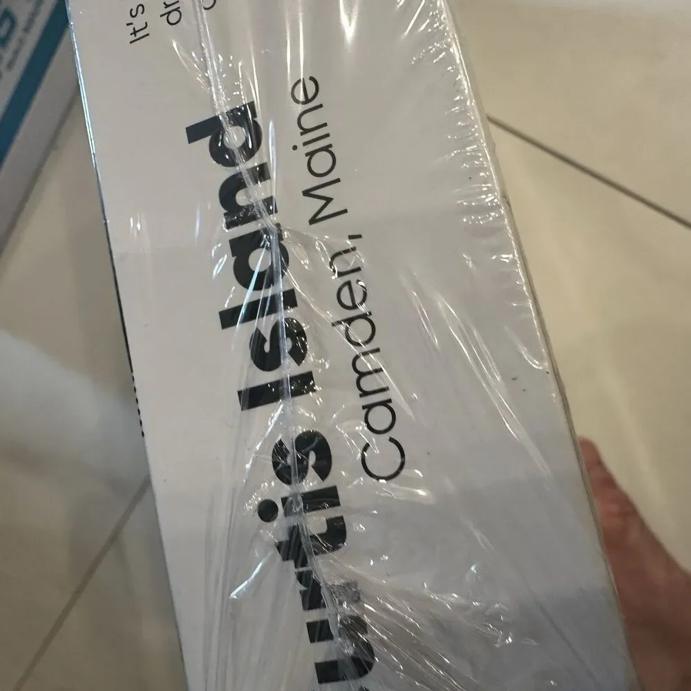 NIB Down East Curtis island puzzle